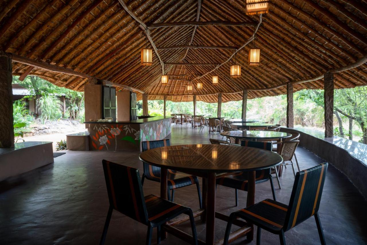 Hampi'S Whiskers Resort Exterior photo