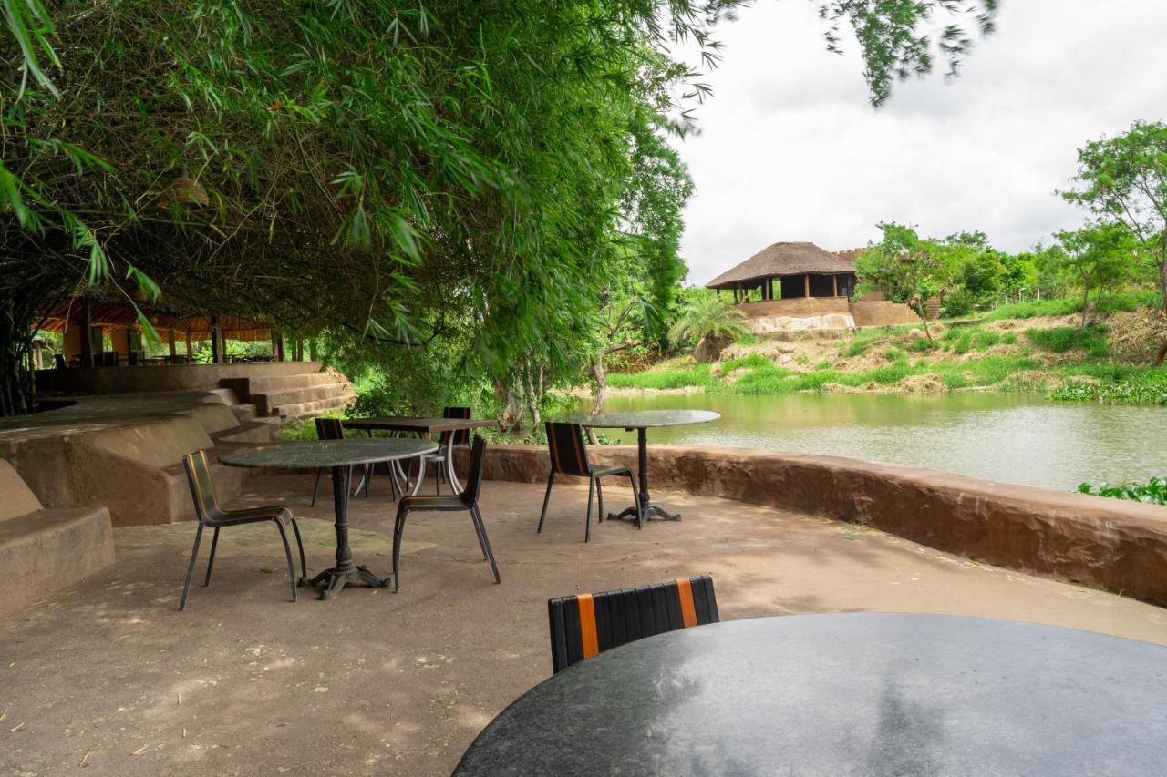 Hampi'S Whiskers Resort Exterior photo